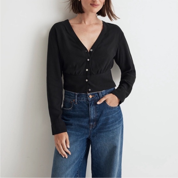 Madewell V-Neck Button-Front Shirt in Black - Picture 2 of 11